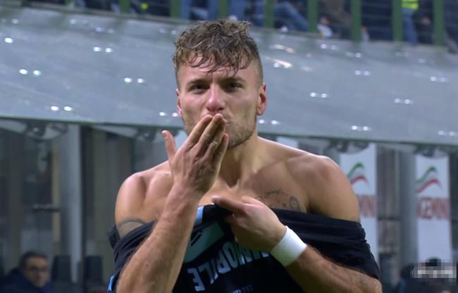 关于里程碑夜!上海久事绝杀压哨,意大利杯赛前刷纪录,媒体盛赞,更衣室氛围转暖的信息-开云体育备用网址